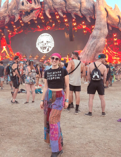 hot girls listen to riddim croptops