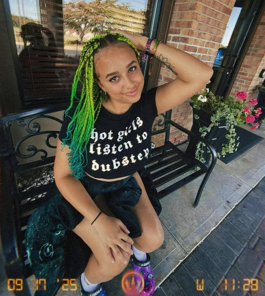 hot girls listen to dubstep croptops
