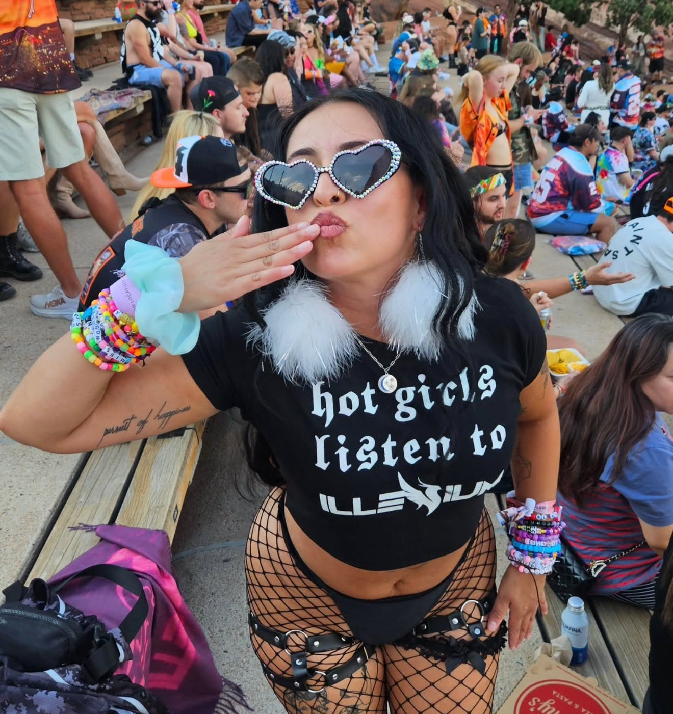 hot girls listen to illenium croptops